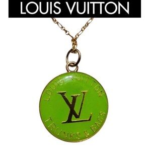LOUIS VUITTON Lime & Gold LV Zipper Pull-Tag w/Golden Necklace, EUC